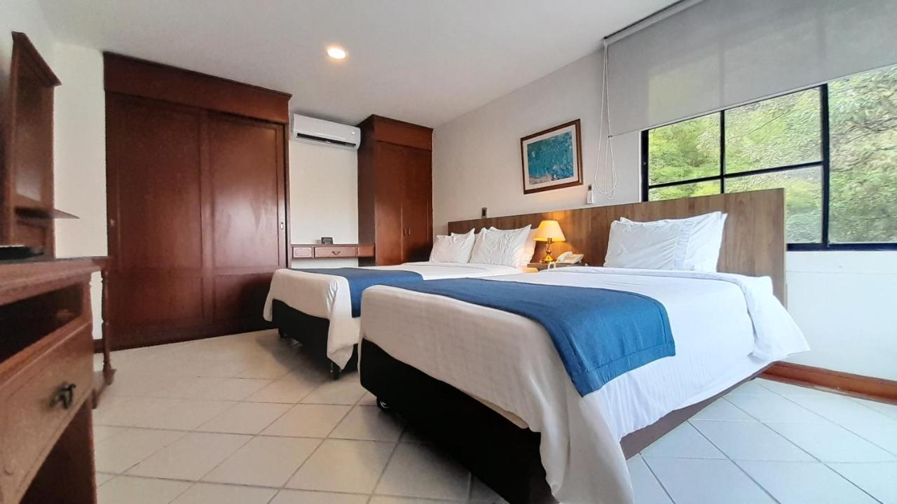 Travelers Castellon De Juanambu Apartment